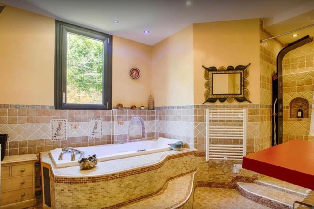 Le Manoir Du Val Villa Douvres-la-Delivrande Luaran gambar